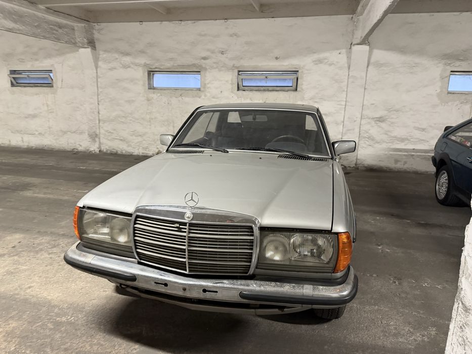 Mercedes W123 CE (Coupe)