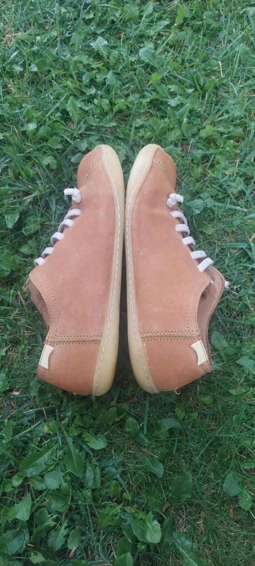 Боси обувки Camper Peu