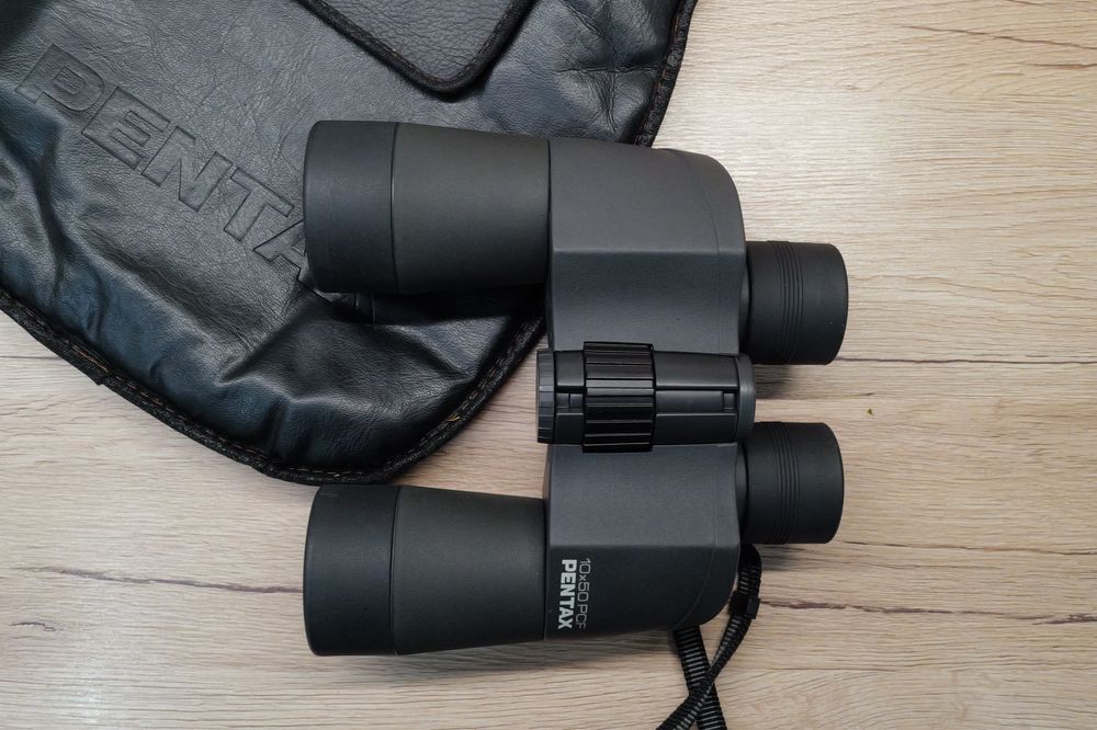 Binoclu Pentax Japan 10X50 PCF ca si Nou, capace si toc original