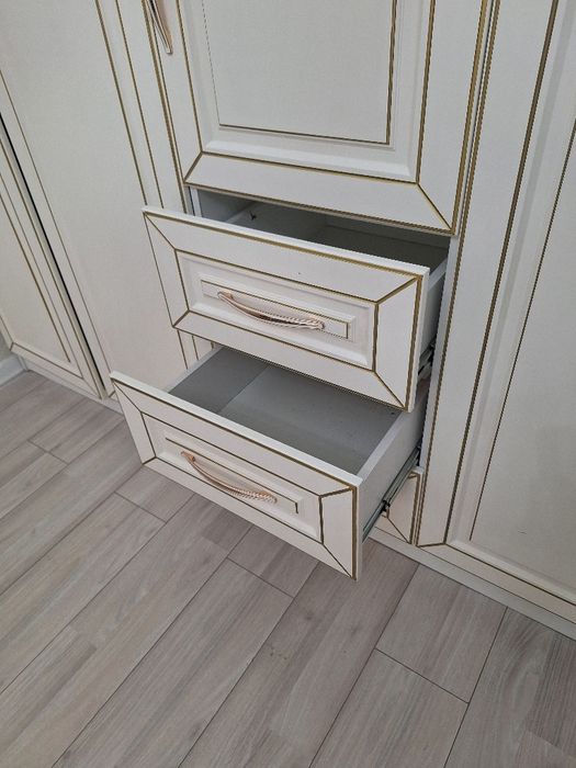 Мебель в спальню, гостиную, в прихожую