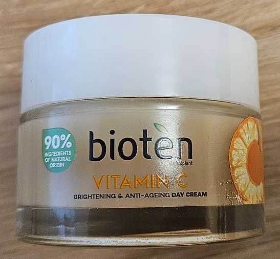 Дневен крем за лице против стареене Bioten vitamin C Биотен витамин Ц