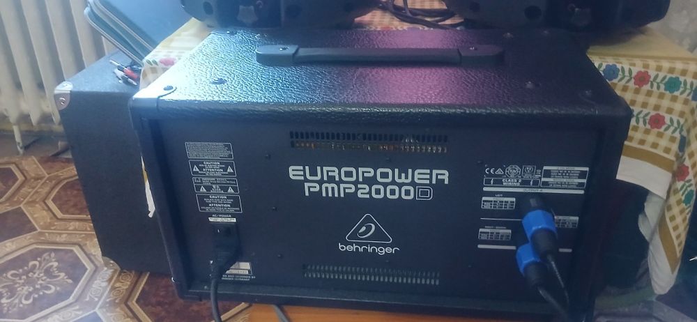 Boxe Behringer B212 + Statie