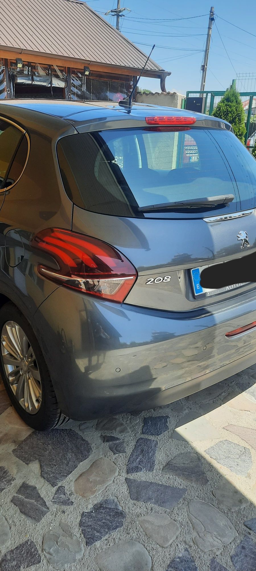 Se vinde Peugeot 208. 2017..1.2l.