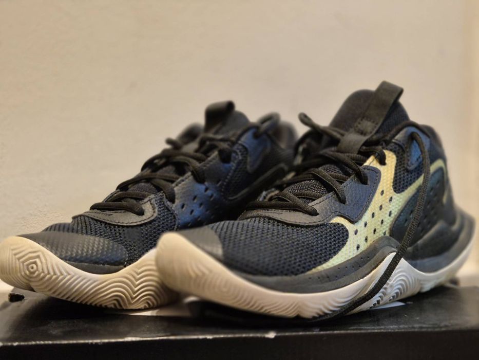 Pantofi mid cut pentru basket UnderArmour JET '23 măsura 39