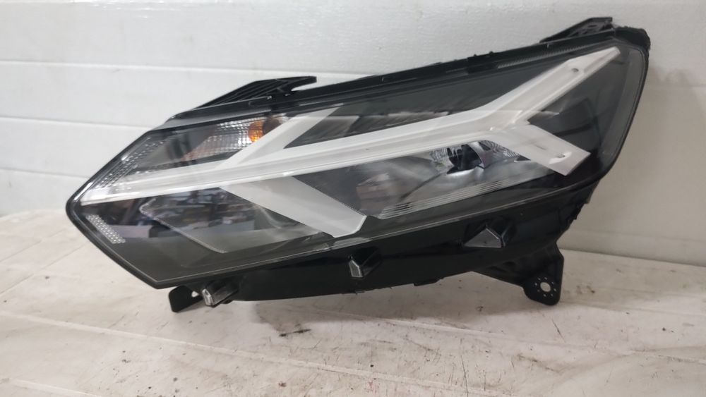 Far stânga Logan 3 , Sandero stepway 3, jogger cod 260602561r