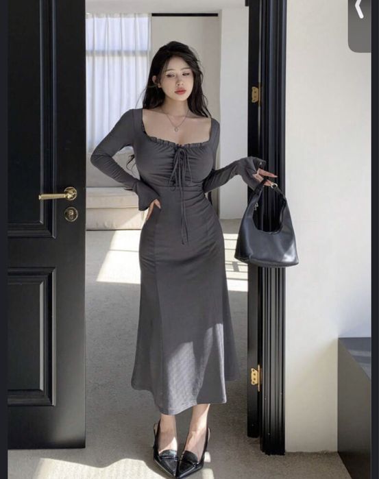 Новое красивое платье на завязочках приталенное