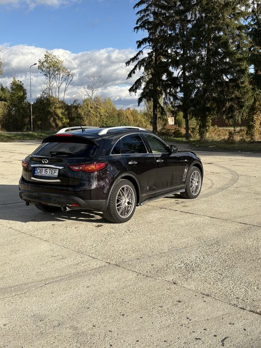 Infiniti fx30d full options