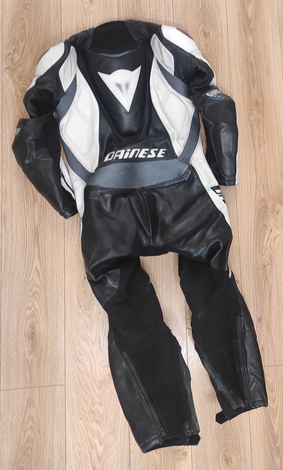 Costum moto dintr-o bucată Dainese Laguna Seca mărime 48