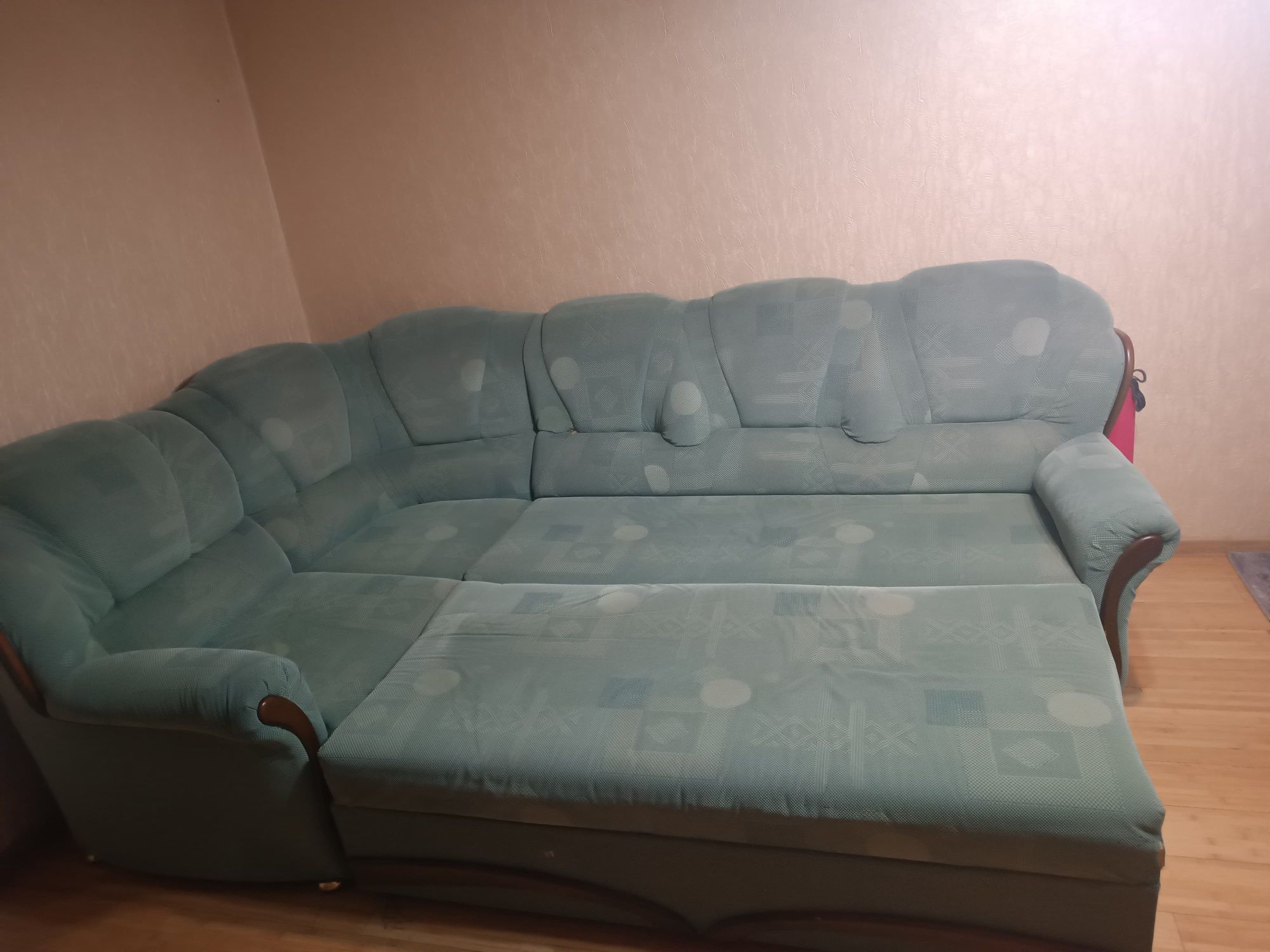 Продам угловой диван