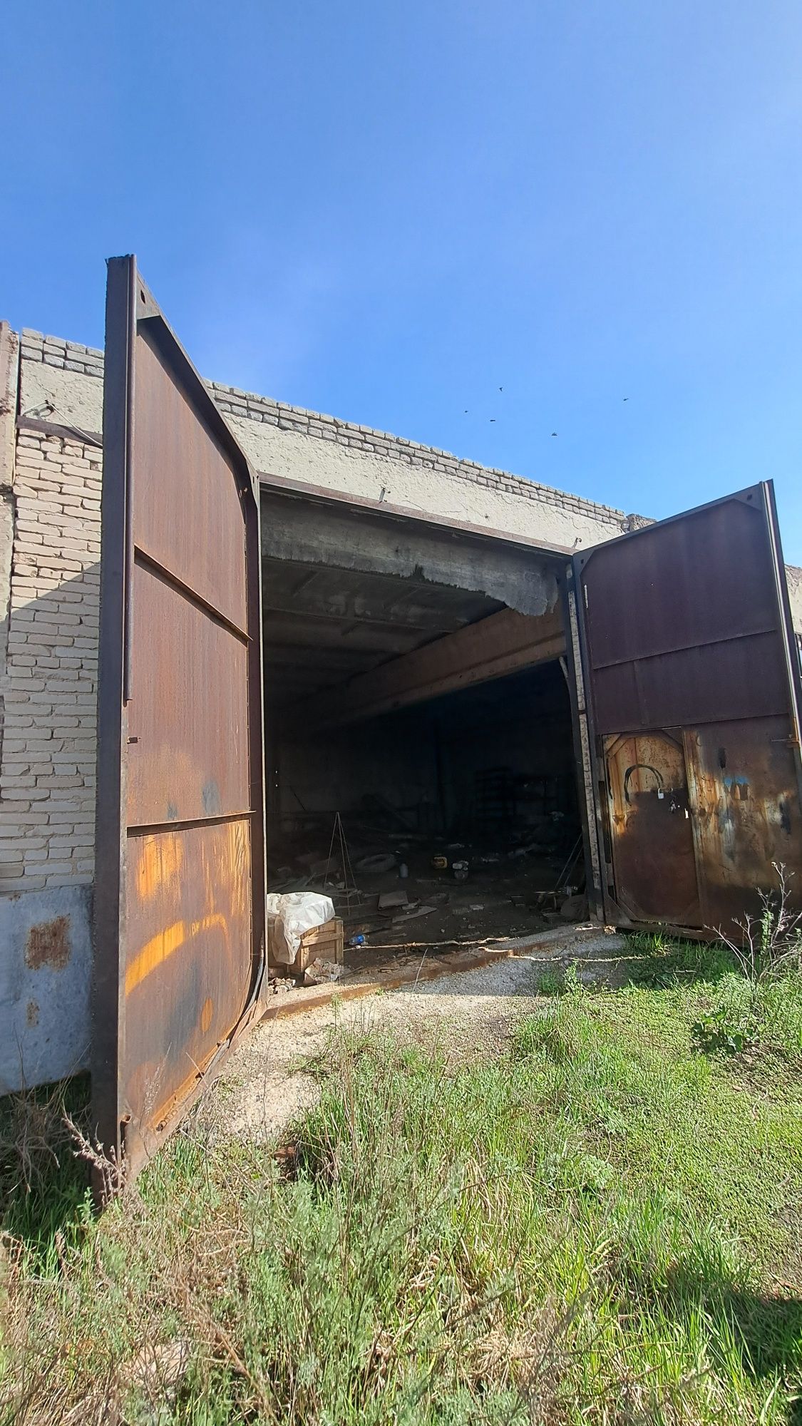 Сдам бокс, территорию,
