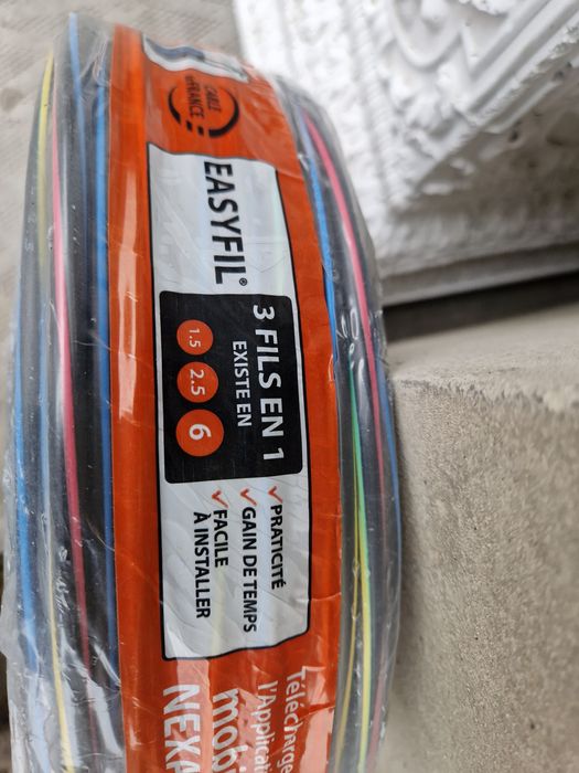 Vând conductor electric 3X2,5 mm la colac de 150 ml