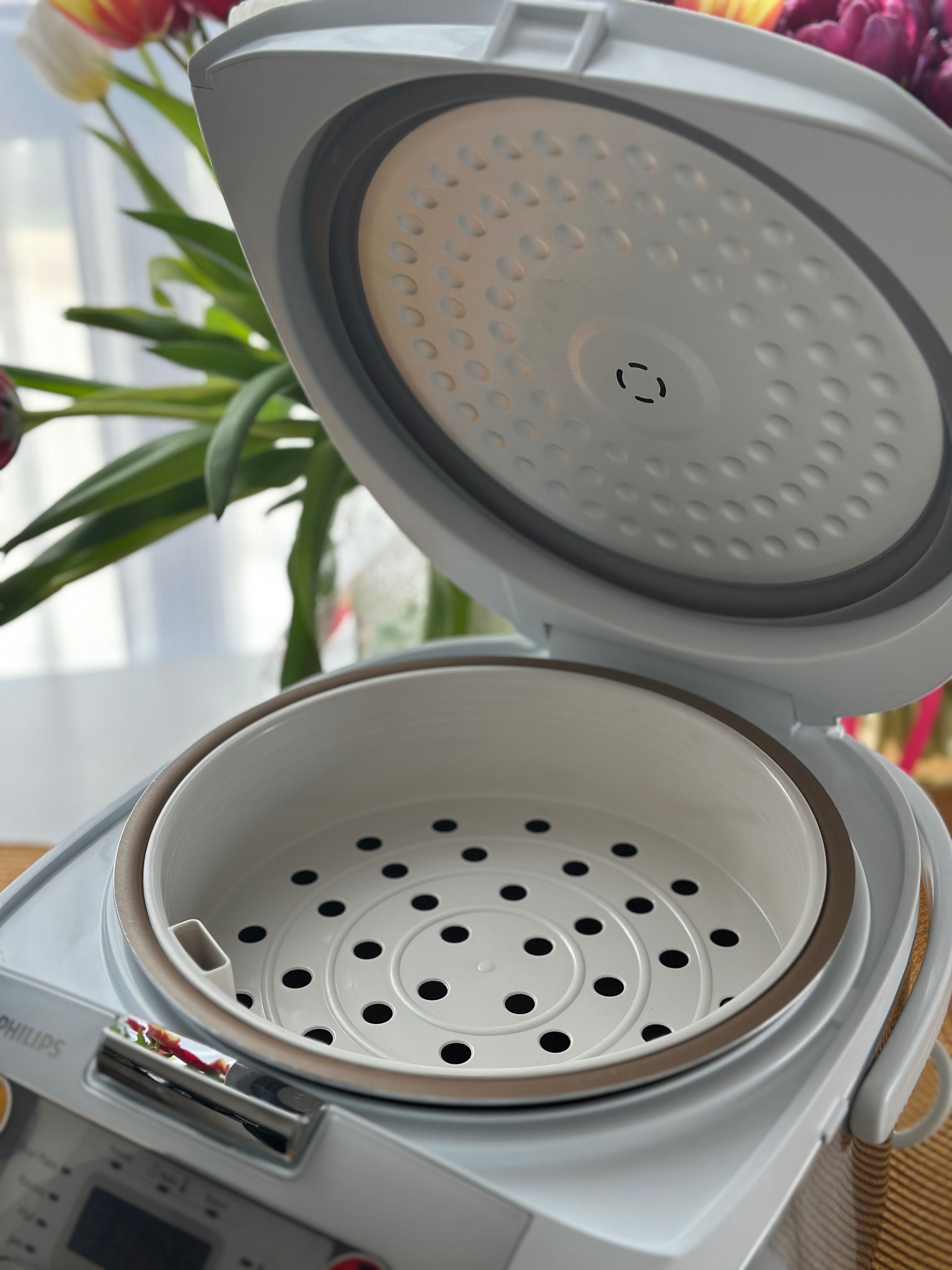 Multicooker Philips HD3037/70, 980 w. Мультиварка Philips.