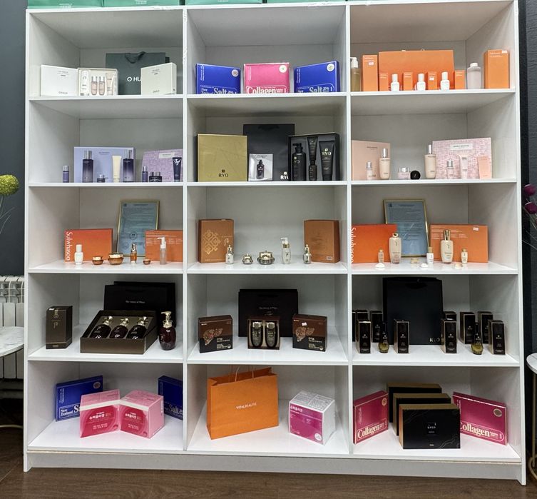 Продам стеллажи для магазина косметики