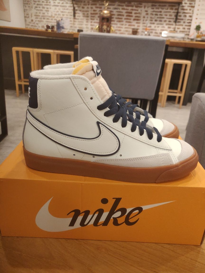 Nike Blazer Mid 77 размер 42