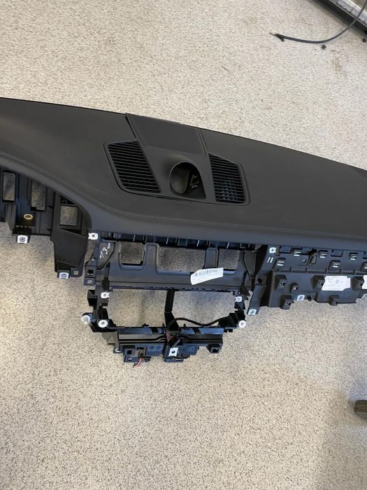 Plansa bord porsche cayenne