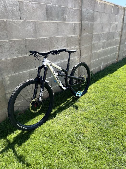 Vand Bicicleta full suspension Canyon spectral