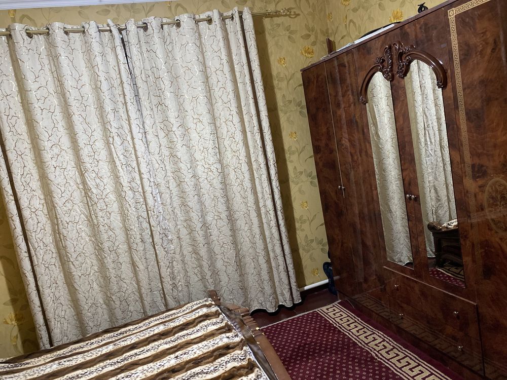 Продается спальный гарнитур