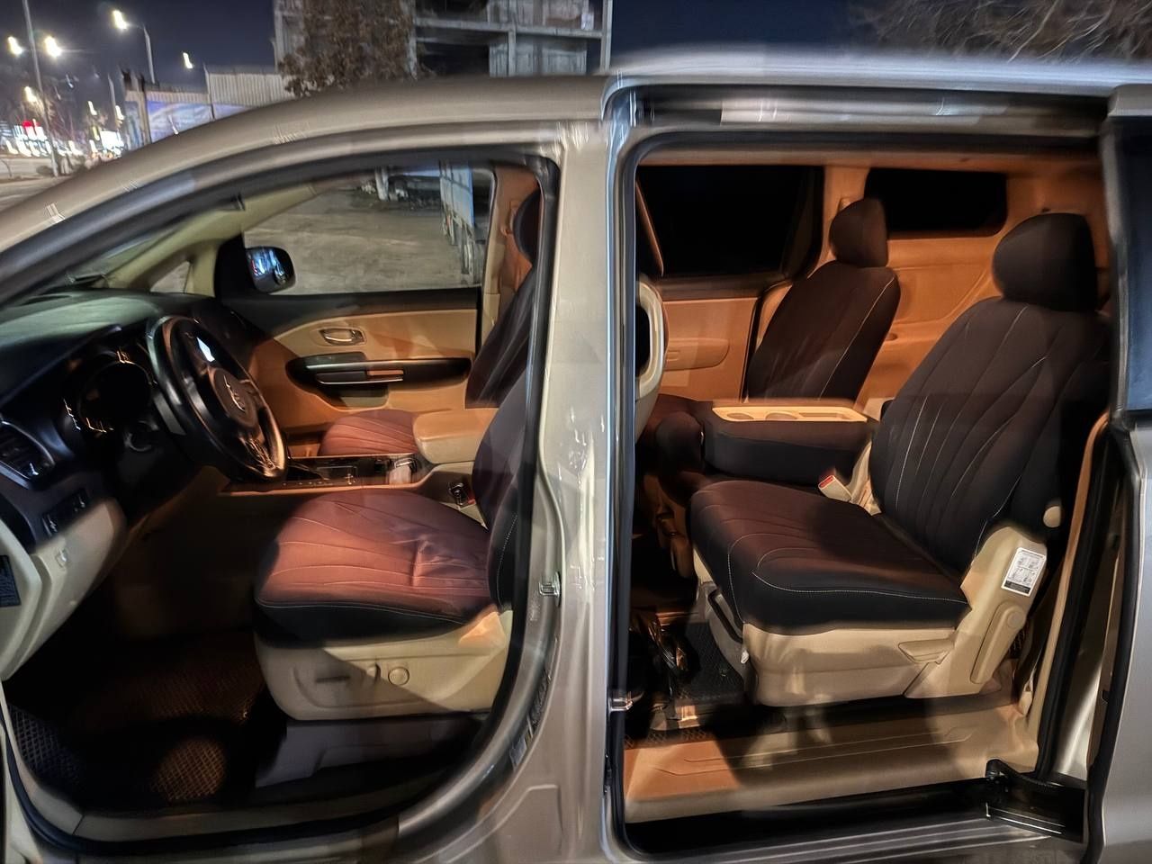 Такси трансфер KIA carnival Минивен 7 ми местный, с кондиц-ром.