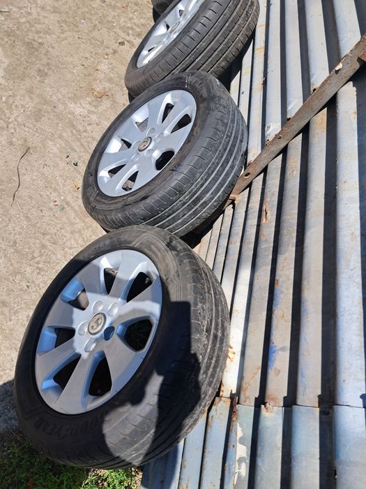 Două seturi jante otel și aluminiu R17 Opel Insignia