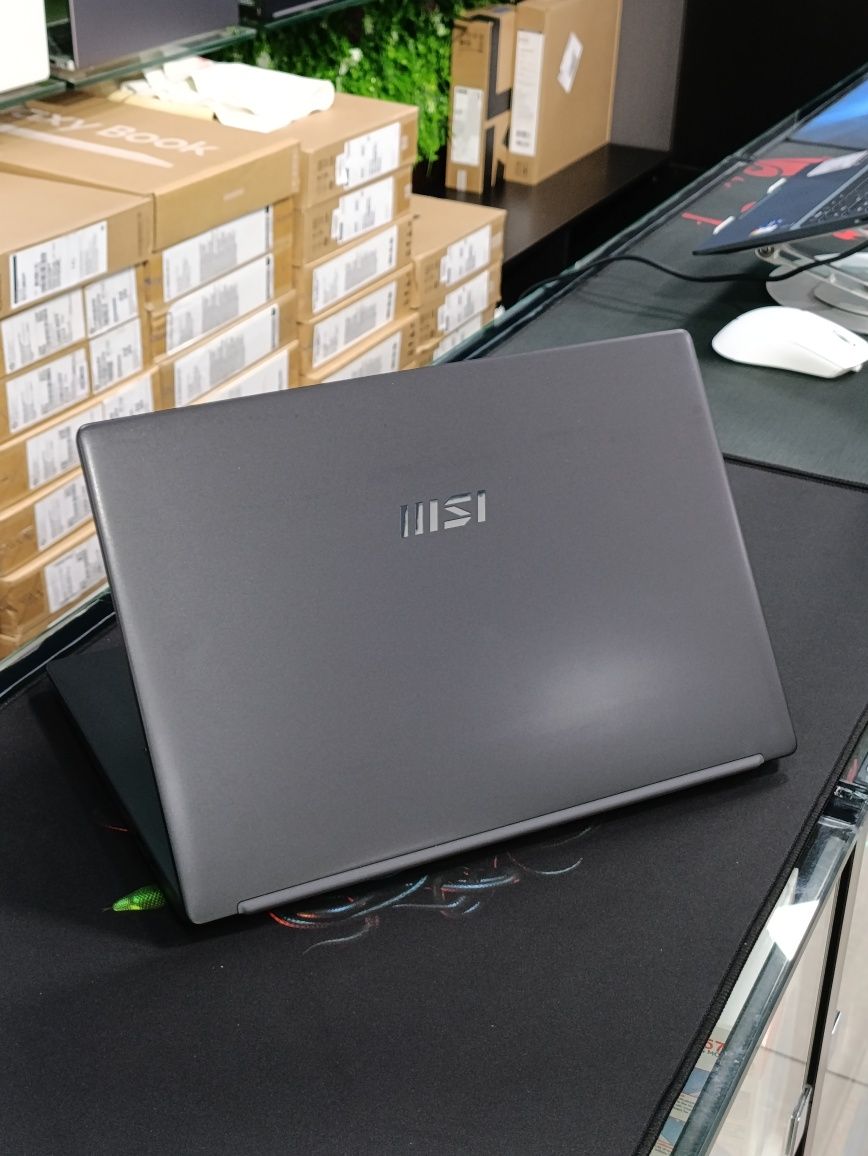 MSI MODERN 14 C7M black