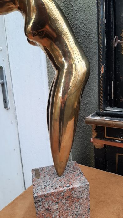 Sculptura bronz soclu marmura