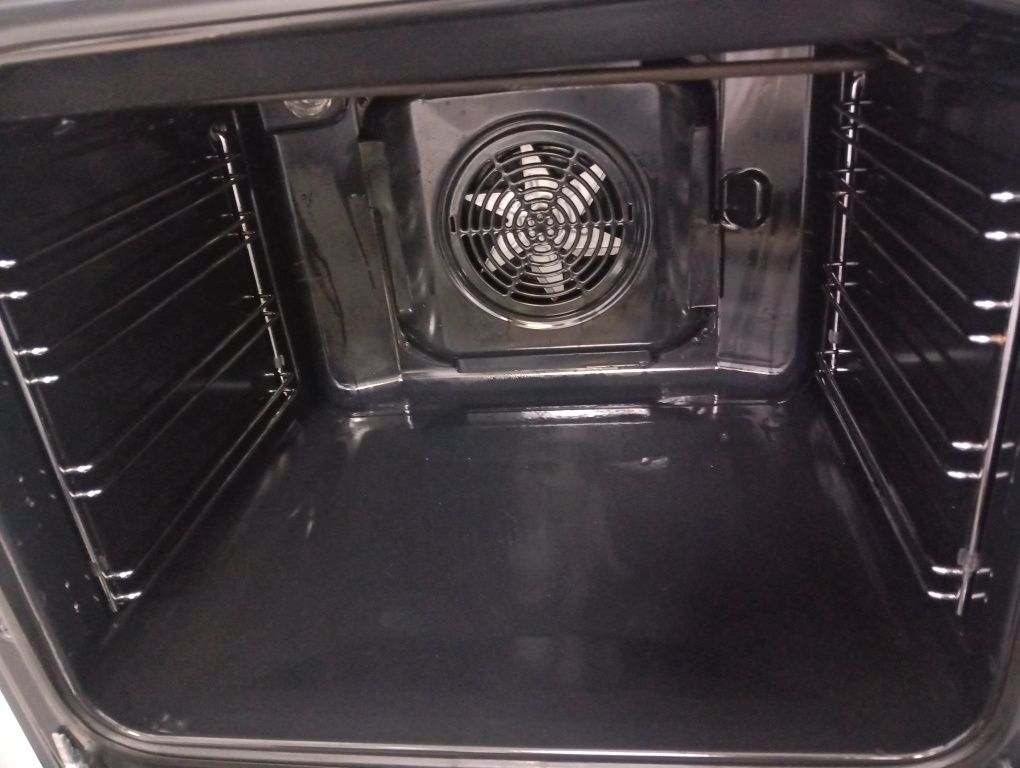 Свободно стояща печка с керамичен плот Gorenje 2 години гаранция!