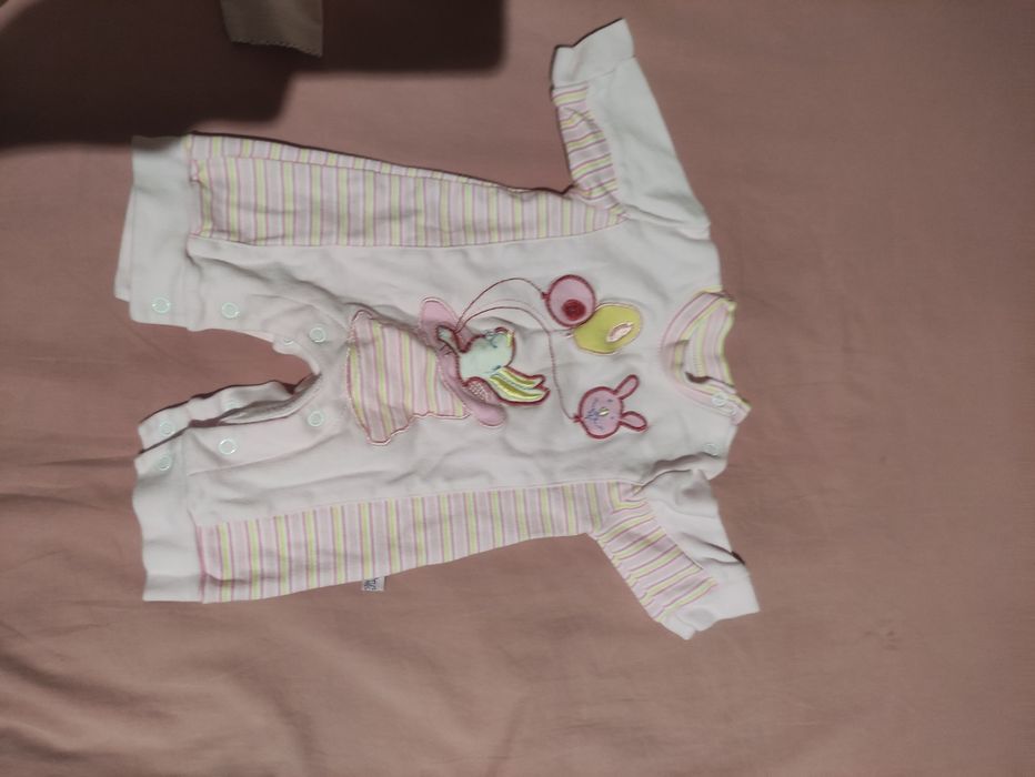 Бебешки ромпъри 0-3 месеца 56/62 размер ,подходящи за момече