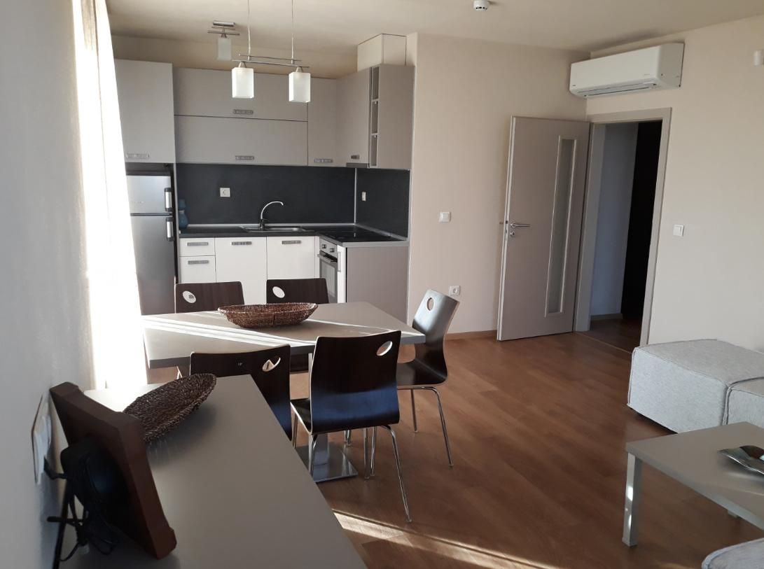 Дава се под наем Двустаен апартамент в София, Обеля 1 - 110 кв.м за 530 € - Снимка #1