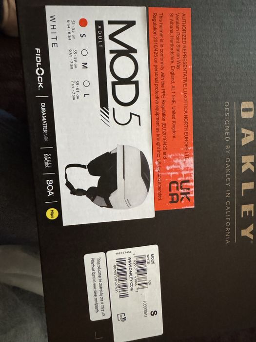 Ски каска Oakley Mod 5