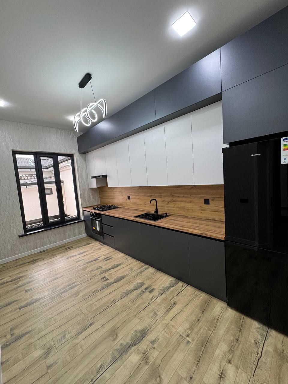 Бектемирский район  4 комнаты + холл 80кв.м 1,65 сот