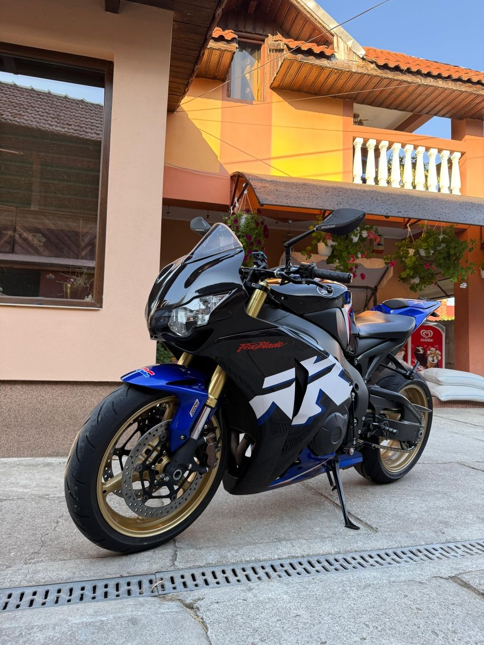 Honda cbr 1000 rr  ABS 2010