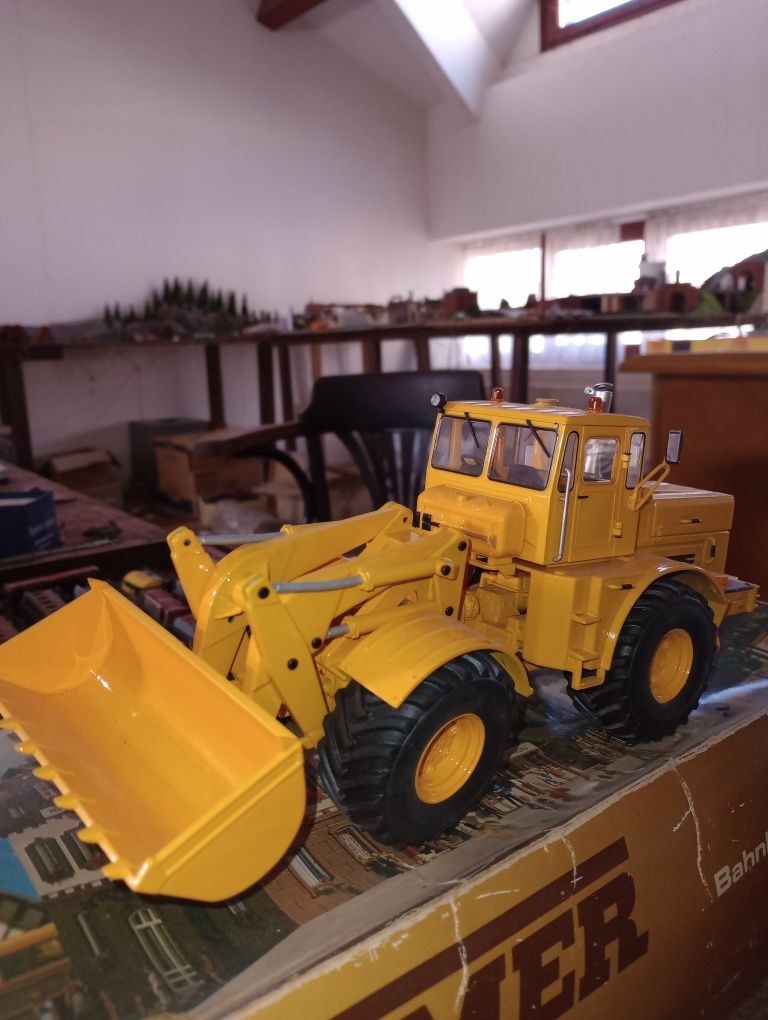 Buldozer Schuco scara 1/32