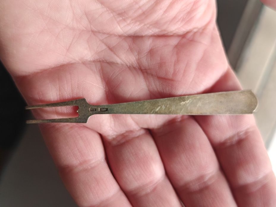 Продаëтся Набор Серебрянных ложки и вилок.