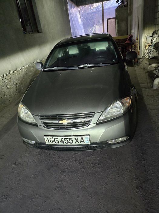 Jentra 3 avtamat srochna sotiladi