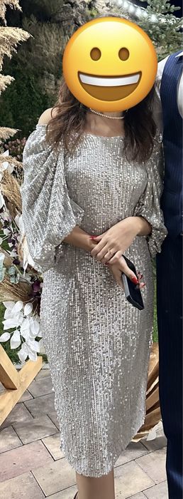 Продам платье с паетками