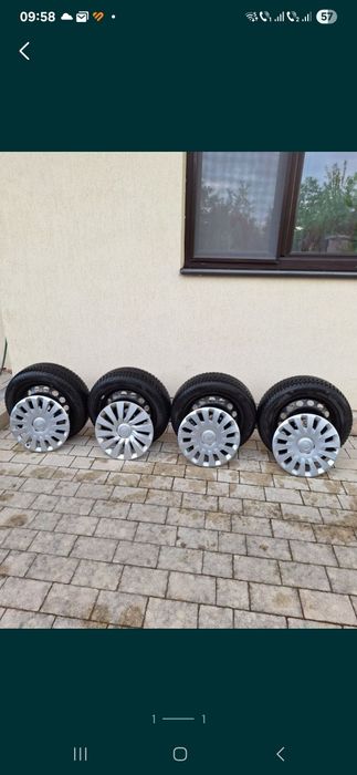 Vând 4 capace originale Skoda R16