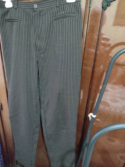 Pantaloni trening, blugi și pantaloni stofa .