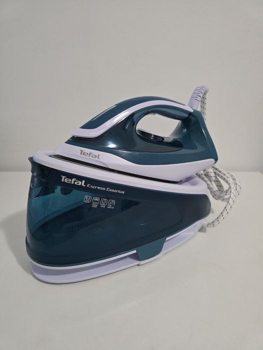 Парна ютия с станция Tefal Express Essential SV6115