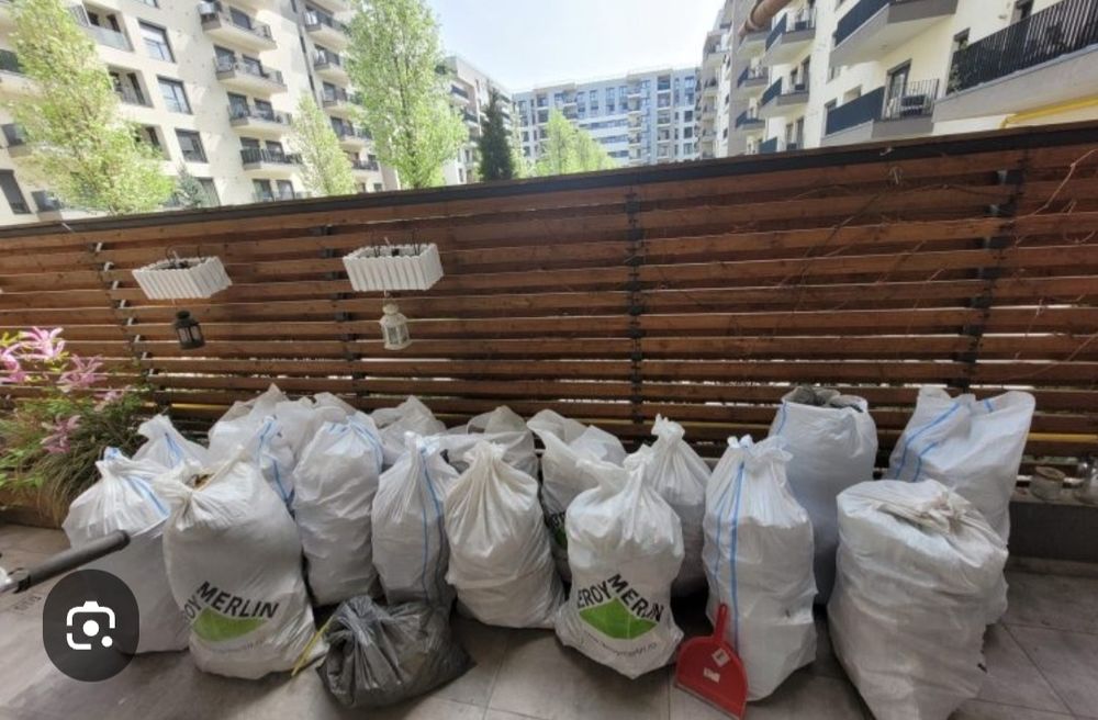 Evacuare moloz și mobilă gunoaie!