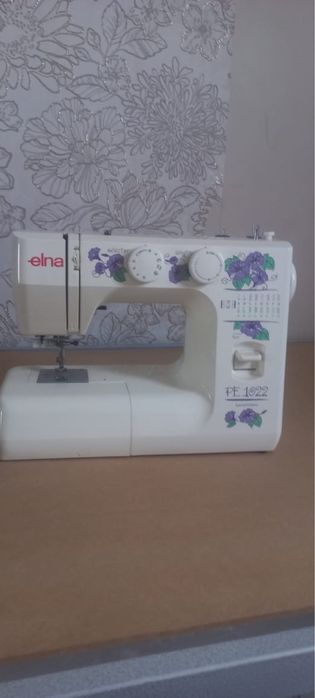 Швейная машина в хорошом состоянии