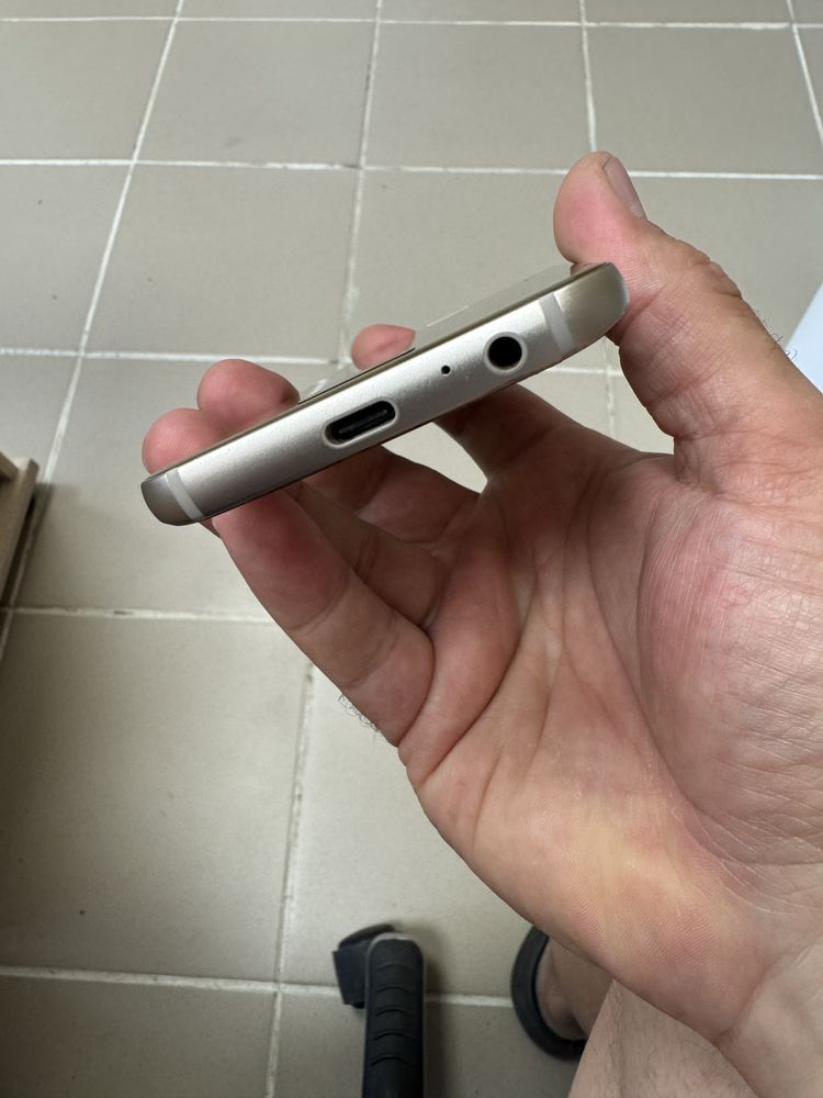 Samsung Galaxy A3 (2017) 16gb отличен