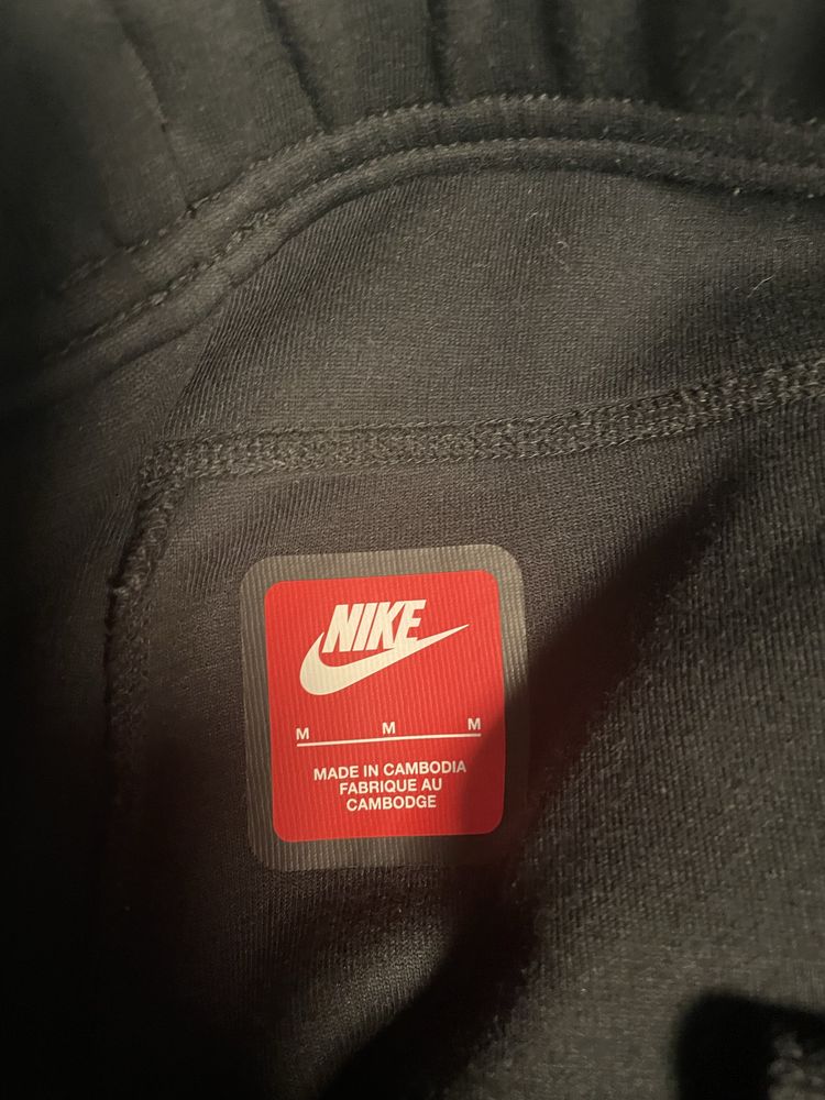 Nike tech fleece М