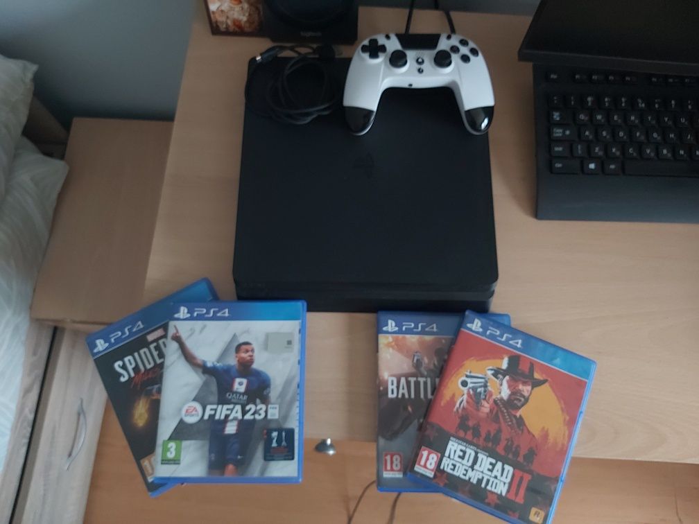 Playstation 4 Slim