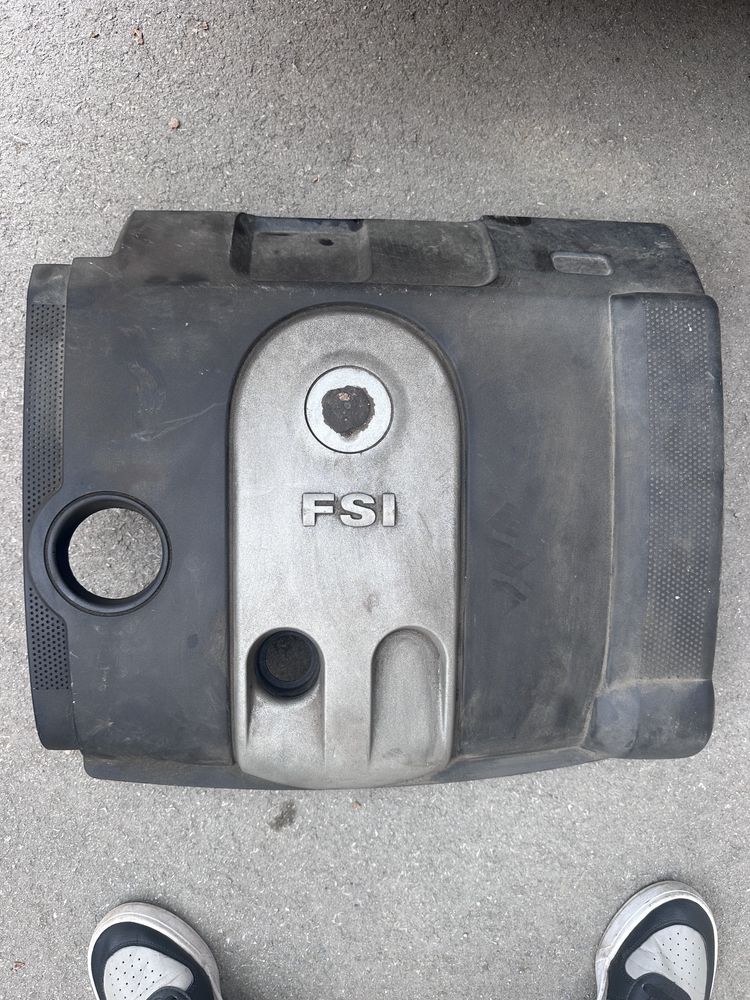 Капак кора двигател VW Golf 5 1.6 FSI