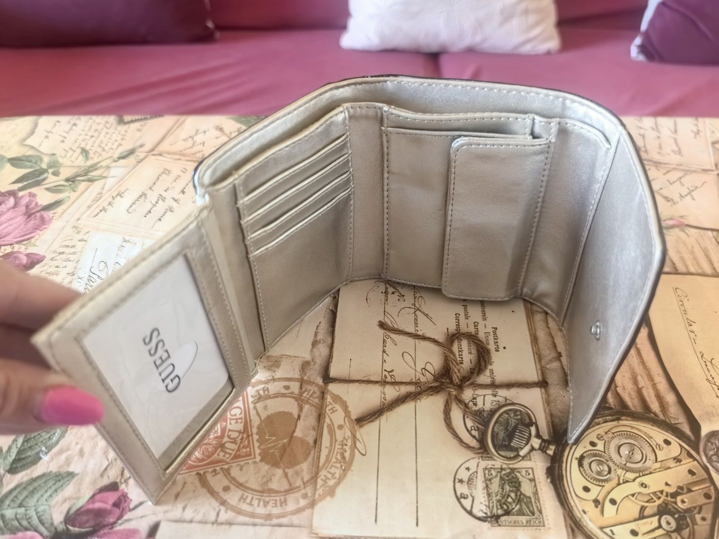 Оригинално портмоне Guess