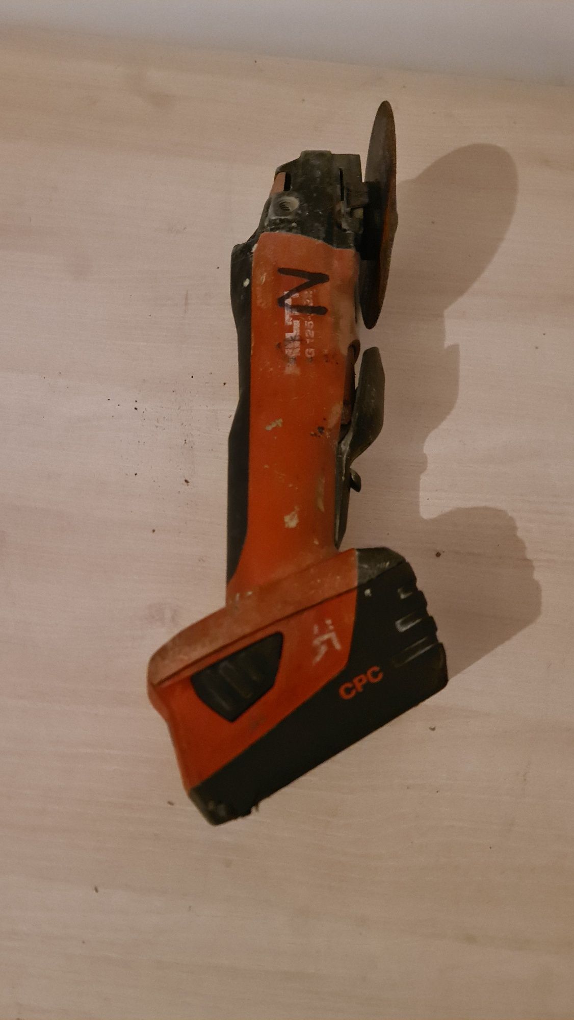 Hilti AG125 A22 polizor unghiular pe acumulator