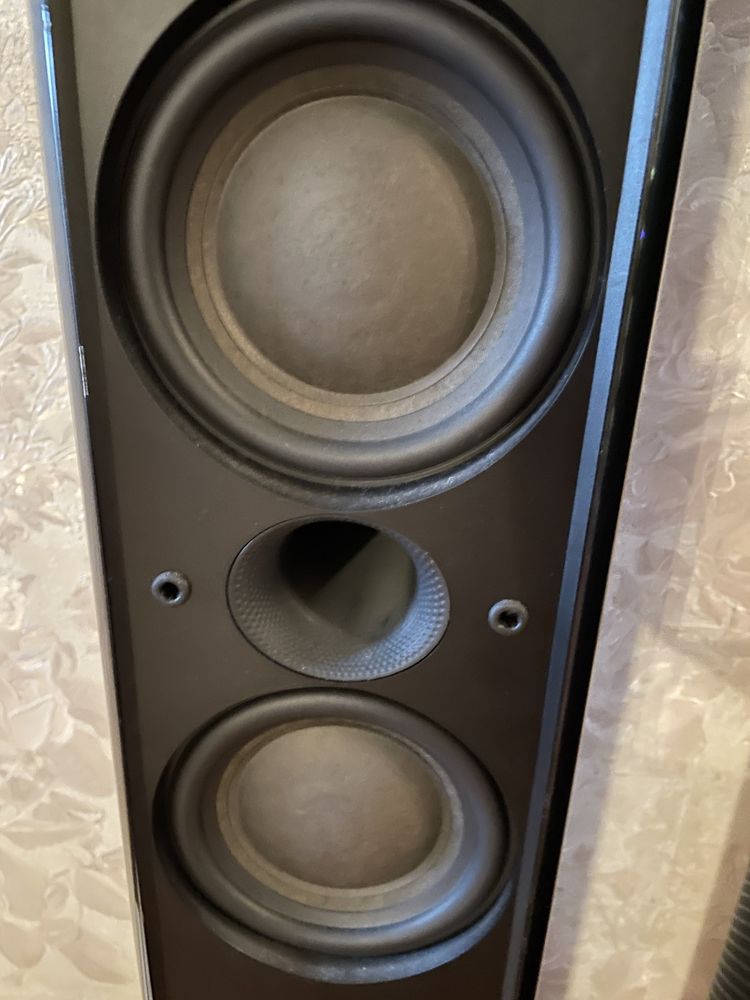 Bowers & Wilkins XT4