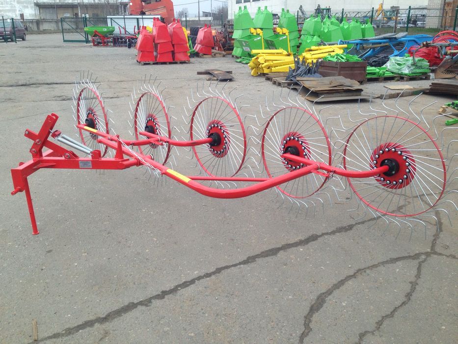 Продам Грабли ворошилки навесные от компании Lisicki