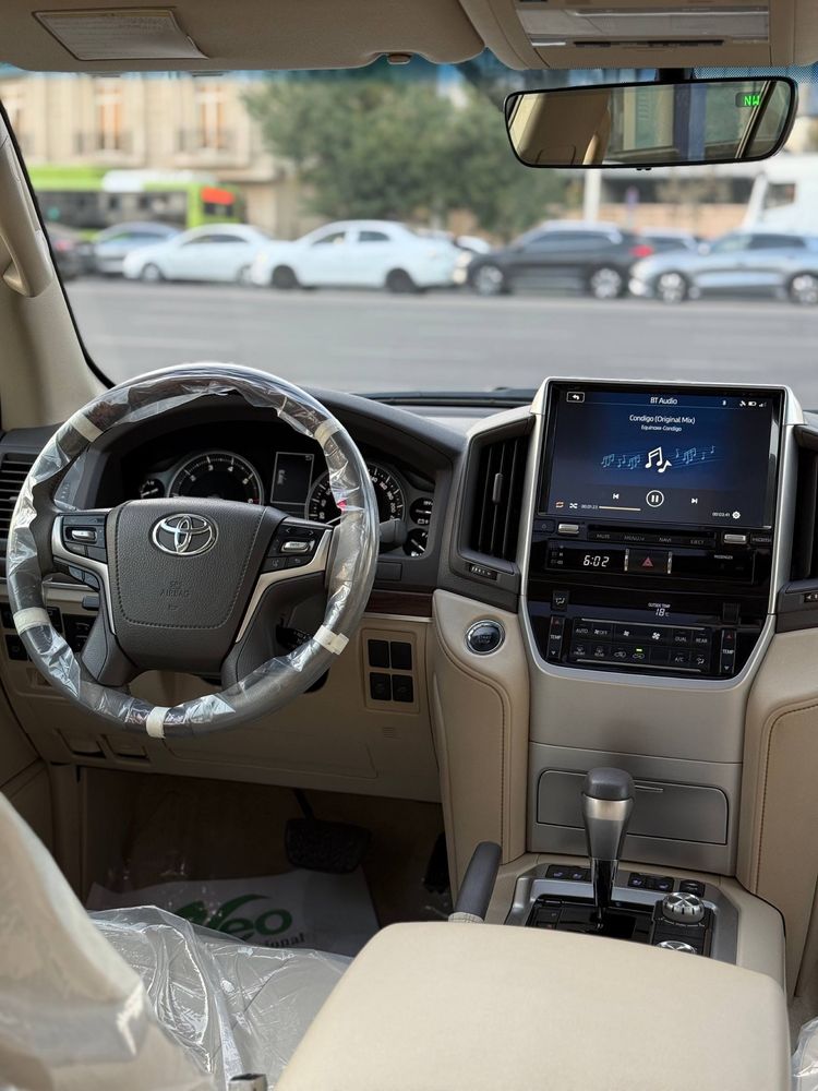 Toyota Land Cruiser 200