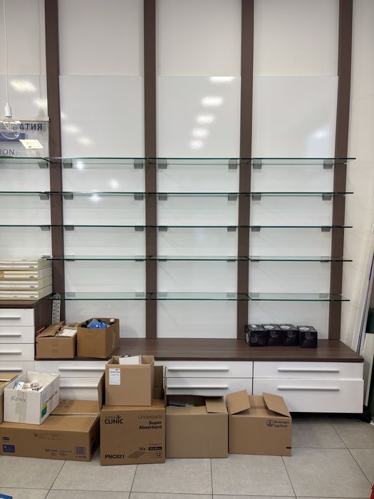 Търговско оборудване за аптека ( аптечно обирудване)